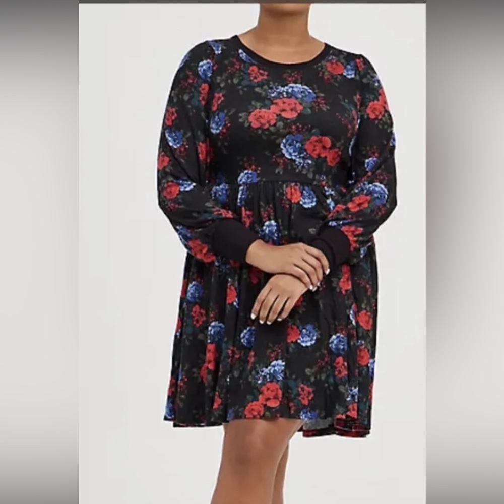 Torrid Women's SZ 2 Pullover Baby doll Dress Super Soft Floral Black NWT stretch